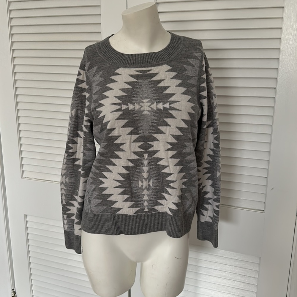 Pendleton Aztec Gray And White Small Sweater - image 1